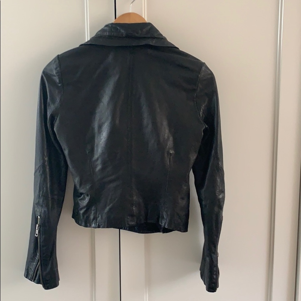 Line leather jacket - Picture 2 of 10